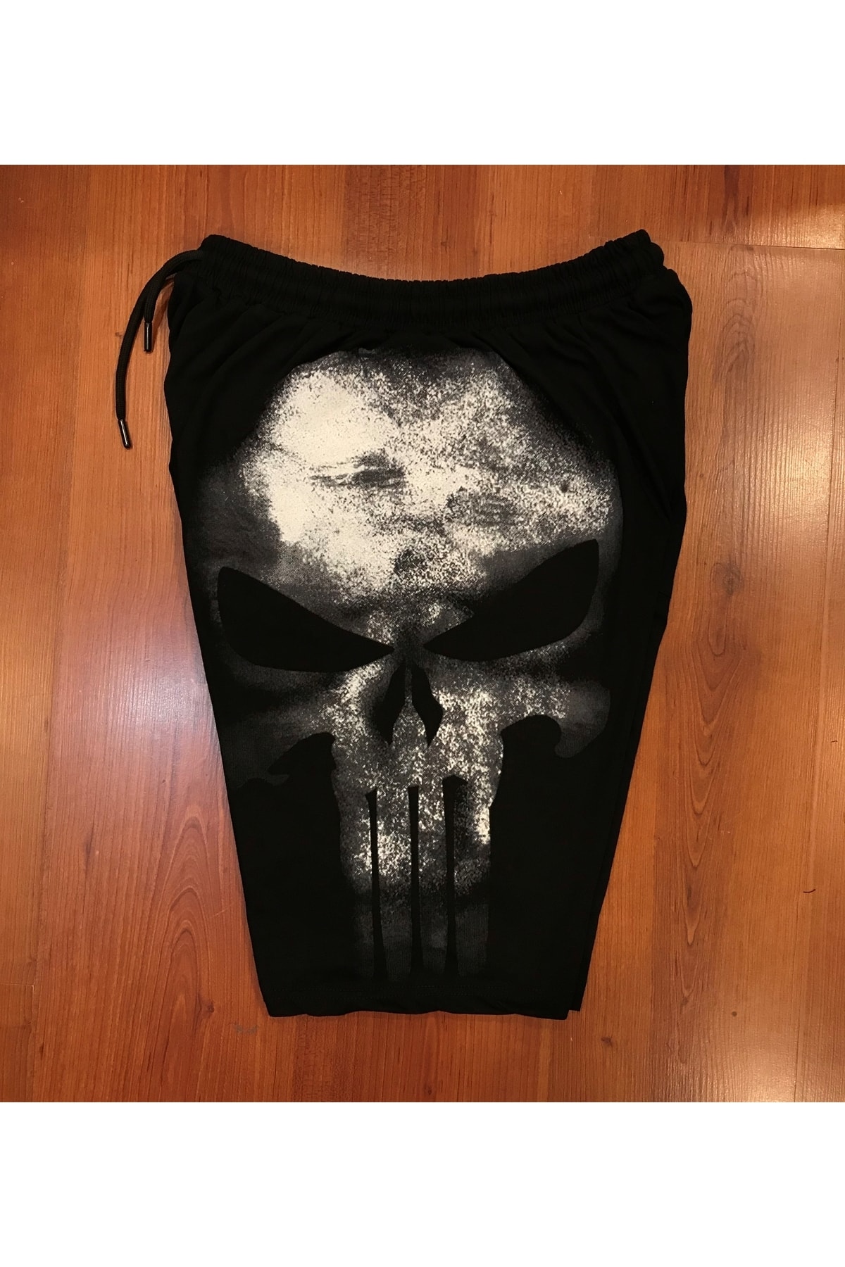 Punisher Baskılı Siyah Şort