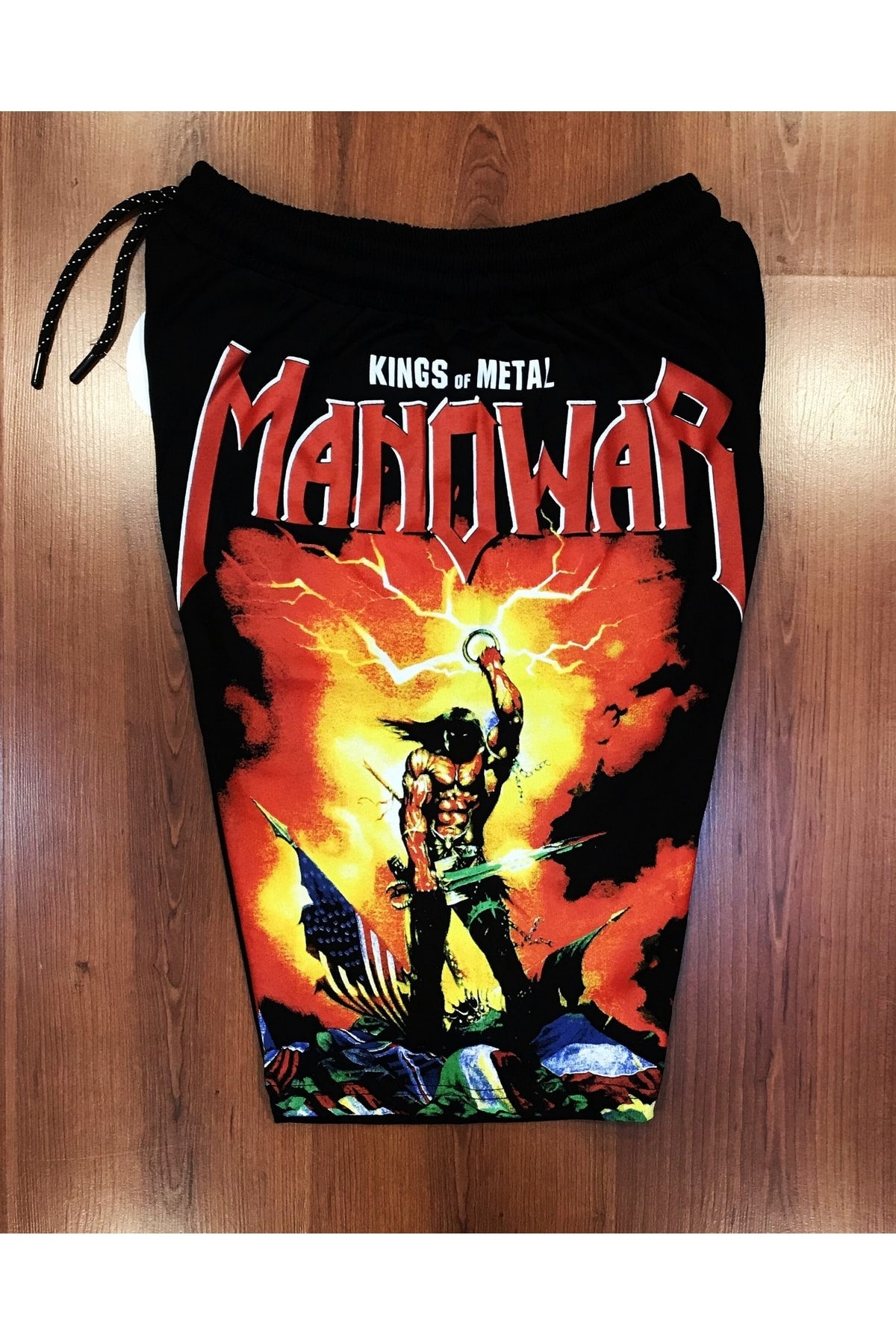 Manowar Kings Of Metal Baskılı Siyah Şort